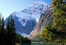 东升国际：[网球]张之臻、布云朝克特均获胜晋级.